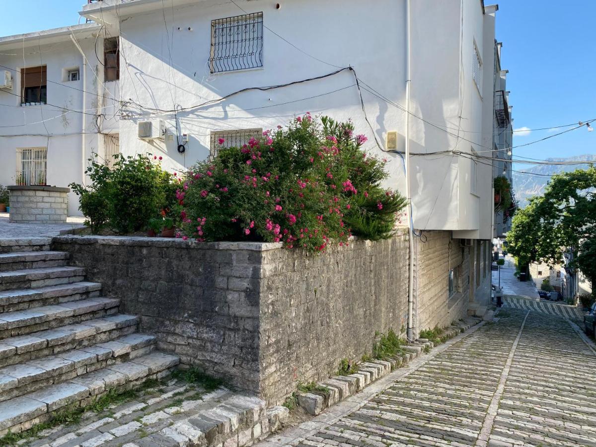 Ballo Apartments Gjirokastra Kültér fotó